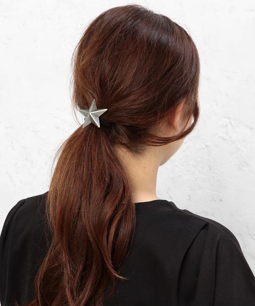 green label relaxing（グリーンレーベルリラクシング）の「GC スタースタッズポニー ヘアゴム◆（ヘアゴム・レディース・ゴールド/シルバー・フリー）」の5枚目の写真