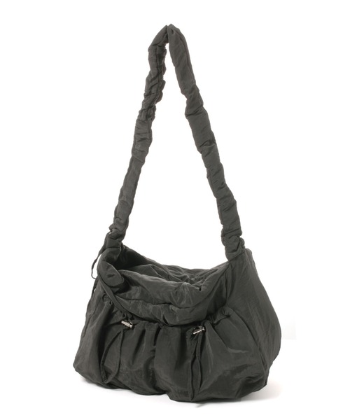 tiny tiny（ティニーティニー）の「ギャザードロストバッグ[tiny tiny(ティニーティニー)]（ショルダーバッグ・レディース・グリーン/アイボリー/ブラック/ブラック系その他/ピンク系その他/オレンジ・0）」の2枚目の写真