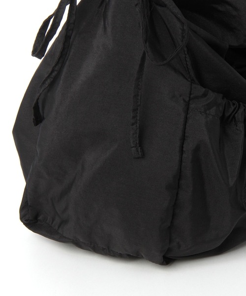 tiny tiny（ティニーティニー）の「ギャザードロストバッグ[tiny tiny(ティニーティニー)]（ショルダーバッグ・レディース・グリーン/アイボリー/ブラック/ブラック系その他/ピンク系その他/オレンジ・0）」の15枚目の写真