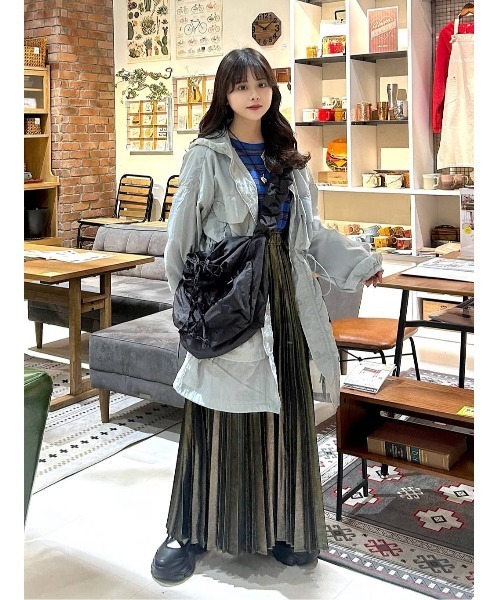 tiny tiny（ティニーティニー）の「ギャザードロストバッグ[tiny tiny(ティニーティニー)]（ショルダーバッグ・レディース・グリーン/アイボリー/ブラック/ブラック系その他/ピンク系その他/オレンジ・0）」の19枚目の写真