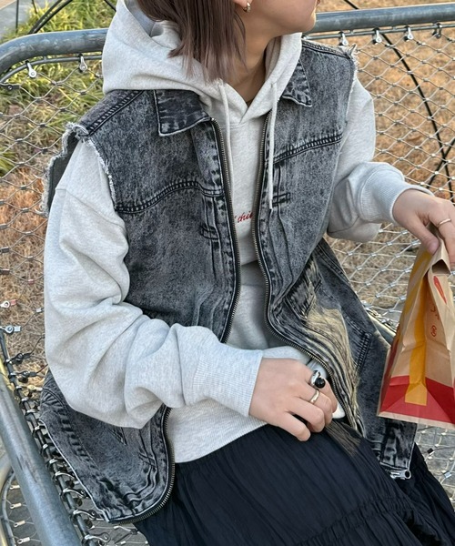 SOUNDSGOOOOD（サウンズグッド）の「■【SOUNDS GOOOOD / サウンズグッド】デニムベスト（ベスト・メンズ・サックスブルー/ブラック・ONE SIZE）」の2枚目の写真