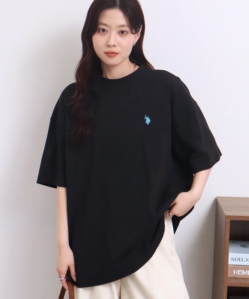 U.S. POLO ASSN.(ユーエスポロアッスン)の「【U.S. POLO ASSN./ユーエスポロアッスン】 オーバーサイズ ポニー刺繍 ショートスリーブTシャツ(Tシャツ/カットソー・メンズ・ペールイエロー/サックスブルー/ブラック/杢グレー/ダークグリーン/ネイビー/ベージュ/ピンク/ホワイト/チャコールグレー/アッシュグレー/ライトピンク/ダークブラウン/ブラック系1/オートミール・LL/L/M/S)」の3枚目の写真