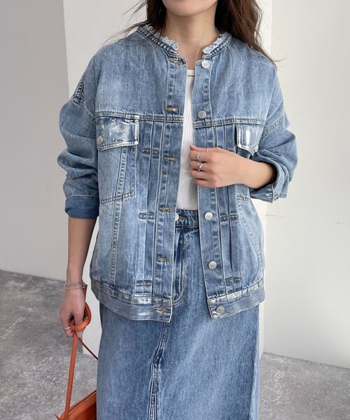 fredy emue(フレディエミュ)の「ノーカラーデニムジャケット(デニムジャケット・レディース・サックスブルー/グレイッシュブルー・38)」の11枚目の写真