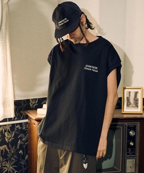ADAM PATEK(アダムパテック)の「ADAMPATEK/logo embroidery sleeveless/ロゴ刺繍、プリントノースリーブTシャツ(Tシャツ/カットソー・メンズ・ブラック/ホワイト・1/2)」の2枚目の写真