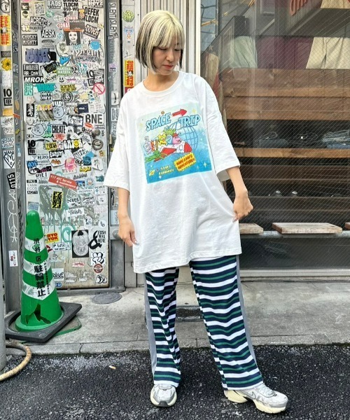 Candy Stripper(キャンディストリッパー)の「SPACE TRIP BIG BIG Tシャツ(Tシャツ/カットソー・レディース・イエロー/パープル/オフホワイト/ブラック・2)」の18枚目の写真