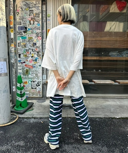 Candy Stripper(キャンディストリッパー)の「SPACE TRIP BIG BIG Tシャツ(Tシャツ/カットソー・レディース・イエロー/パープル/オフホワイト/ブラック・2)」の21枚目の写真