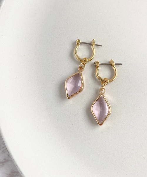 tone(トーン)の「【As】【アレルギー対応】カラフルストーン チタンフープ ゆらゆらピアス(MA)(ピアス(両耳用)・レディース・イエロー/クリア/ブルー/パープル/レッド/ピンク/グリーン系2/グリーン/ブラウン・FREE)」の8枚目の写真
