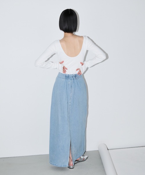 AIC.（エーアイシー）の「バックスリット箔プリントデニムロングスカート（デニムスカート・レディース・ライトブルー/ブラック・FREE）」の7枚目の写真