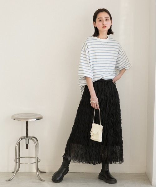 ad thie(アドティエ)の「裾ラウンド ボーダーTシャツ(Tシャツ/カットソー・レディース・モスグリーン/ネイビー/ピンク/オフホワイト/ライトブルー/ブラック/モカ・MEDIUM/LARGE)」の19枚目の写真