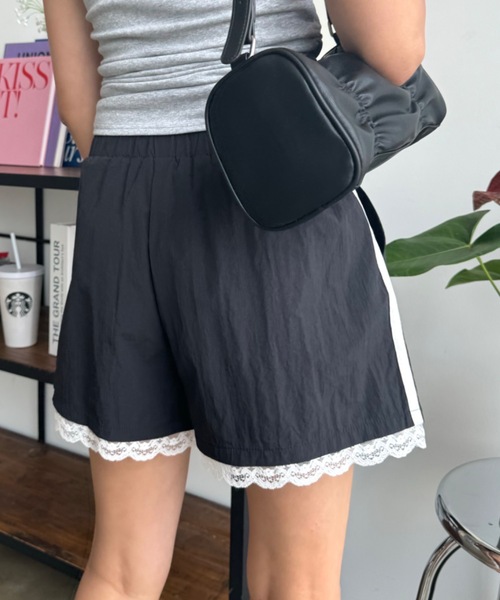SHAGGIE（シャギー）の「サイドラインナイロンレースショートパンツ（その他パンツ・レディース・カーキ/ブラック・FREE）」の4枚目の写真
