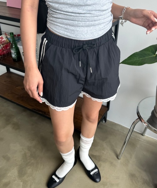 SHAGGIE（シャギー）の「サイドラインナイロンレースショートパンツ（その他パンツ・レディース・カーキ/ブラック・FREE）」の3枚目の写真