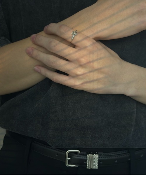 blatto(ブラット)の「【blatto 925silver】925シルバー デザイン リング bla-ring-f007 N(リング・メンズ・その他1/その他2/その他3/C/D/E/F/S/T/U/V/W/A/H/J/O/Q/X/Z/K/L/M/N/B/G/I/P/R/Y/シルバー系その他2/シルバー系その他4/シルバー系その他/シルバー系その他3/シルバー系その他5・FREE)」の1枚目の写真