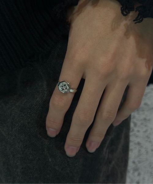 blatto(ブラット)の「【blatto 925silver】925シルバー デザイン リング bla-ring-f007 N(リング・メンズ・その他1/その他2/その他3/C/D/E/F/S/T/U/V/W/A/H/J/O/Q/X/Z/K/L/M/N/B/G/I/P/R/Y/シルバー系その他2/シルバー系その他4/シルバー系その他/シルバー系その他3/シルバー系その他5・FREE)」の18枚目の写真