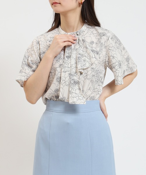 TRUDEA(トルディア)の「線描き花柄2wayデザインブラウス(シャツ/ブラウス・レディース・ホワイト/ブラック・MEDIUM/LARGE)」の5枚目の写真