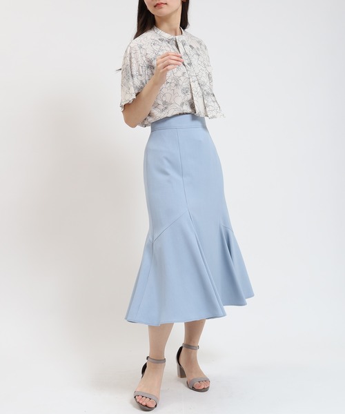 TRUDEA(トルディア)の「線描き花柄2wayデザインブラウス(シャツ/ブラウス・レディース・ホワイト/ブラック・MEDIUM/LARGE)」の8枚目の写真
