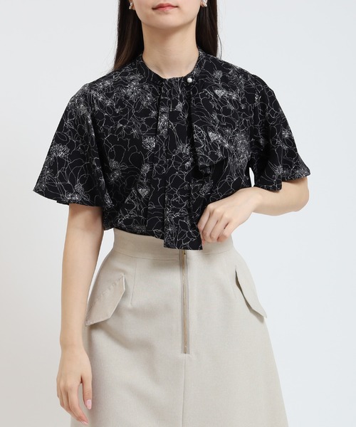 TRUDEA(トルディア)の「線描き花柄2wayデザインブラウス(シャツ/ブラウス・レディース・ホワイト/ブラック・MEDIUM/LARGE)」の18枚目の写真