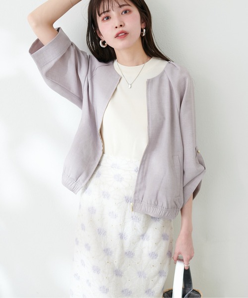 natural couture(ナチュラルクチュール)の「肩タック涼しげブルゾン(ブルゾン・レディース・アイボリー/サックスブルー/グレイッシュベージュ・FREE)」の3枚目の写真