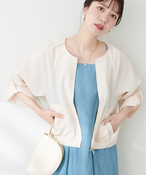 natural couture(ナチュラルクチュール)の「肩タック涼しげブルゾン(ブルゾン・レディース・アイボリー/サックスブルー/グレイッシュベージュ・FREE)」の6枚目の写真