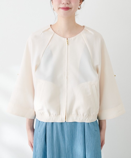 natural couture(ナチュラルクチュール)の「肩タック涼しげブルゾン(ブルゾン・レディース・アイボリー/サックスブルー/グレイッシュベージュ・FREE)」の16枚目の写真