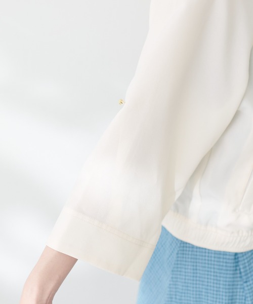 natural couture(ナチュラルクチュール)の「肩タック涼しげブルゾン(ブルゾン・レディース・アイボリー/サックスブルー/グレイッシュベージュ・FREE)」の21枚目の写真
