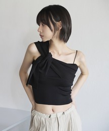 UNE MANSION | リボンアンバランスオフショルダー紐シャーリングクロップニットキャミソール(キャミソール)