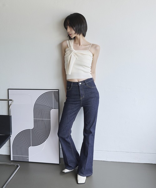 UNE MANSION(ユヌマンション)の「リボンアンバランスオフショルダー紐シャーリングクロップニットキャミソール(キャミソール・レディース・アイボリー/ブラック/ピンク・FREE)」の19枚目の写真