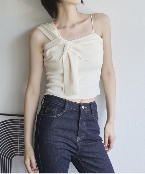 UNE MANSION(ユヌマンション)の「リボンアンバランスオフショルダー紐シャーリングクロップニットキャミソール(キャミソール・レディース・アイボリー/ブラック/ピンク・FREE)」の20枚目の写真