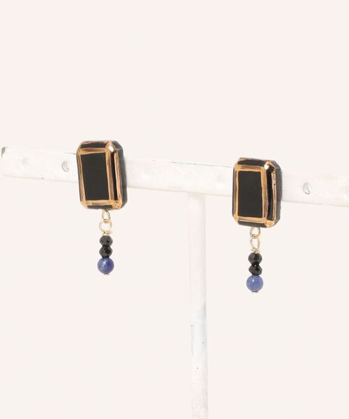 tone(トーン)の「【IRODORI】jewel cut ソーダライト+スピネルのpierce(square)(ピアス(両耳用)・レディース・ブラック・FREE)」の1枚目の写真