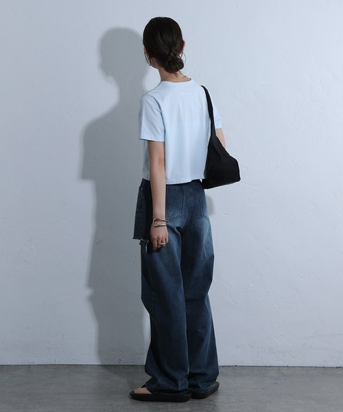 COLONY 2139（コロニートゥーワンスリーナイン）の「バックロゴ刺繍コンパクトTシャツ（Tシャツ/カットソー・レディース・サックスブルー/オフホワイト/ライトグレー/チャコールグレー・FREE）」の18枚目の写真