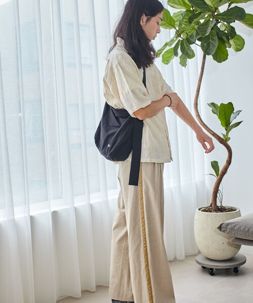 SHIPS（シップス）の「【WEB限定】SHIPS: COPYRIGHT ロゴ 60/40クロス ミニ ショルダー バッグ（ショルダーバッグ・メンズ・ブラック/ネイビー・ONE SIZE）」の15枚目の写真