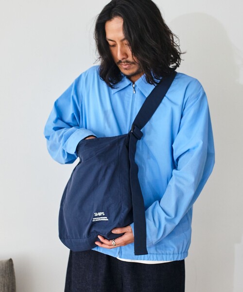 SHIPS（シップス）の「【WEB限定】SHIPS: COPYRIGHT ロゴ 60/40クロス ミニ ショルダー バッグ（ショルダーバッグ・メンズ・ブラック/ネイビー・ONE SIZE）」の9枚目の写真