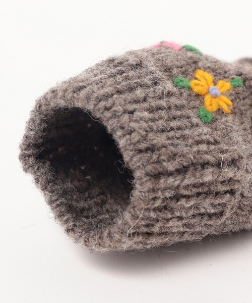 BEAMS BOY（ビームスボーイ）の「手編み フラワー刺繍 グローブ（手袋・レディース・ブラック/チャコールグレー/オフホワイト・ONE SIZE）」の22枚目の写真