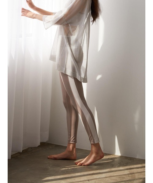 YORT(ヨート)の「サイドラインレギンス(その他パンツ・レディース・サンドベージュ/アイボリー・SMALL/MEDIUM)」の15枚目の写真