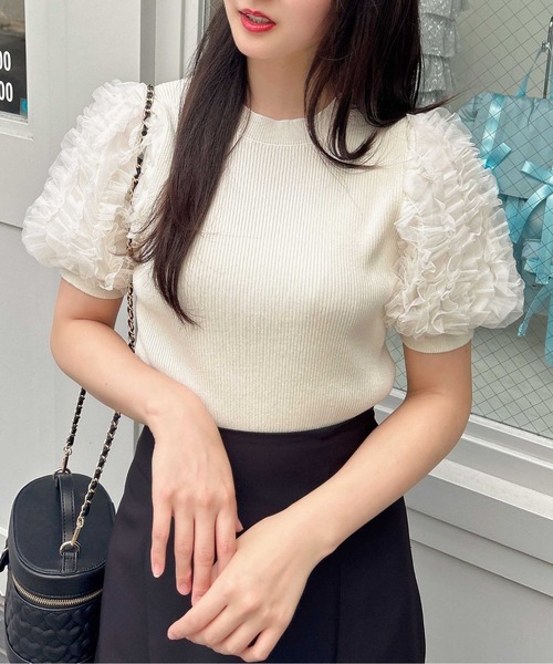 INGNI(イング)の「フリルスリーブニット(Tシャツ/カットソー・レディース・ボルドー/ブラック/オフホワイト・M)」の2枚目の写真