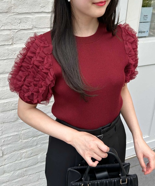 INGNI(イング)の「フリルスリーブニット(Tシャツ/カットソー・レディース・ボルドー/ブラック/オフホワイト・M)」の1枚目の写真