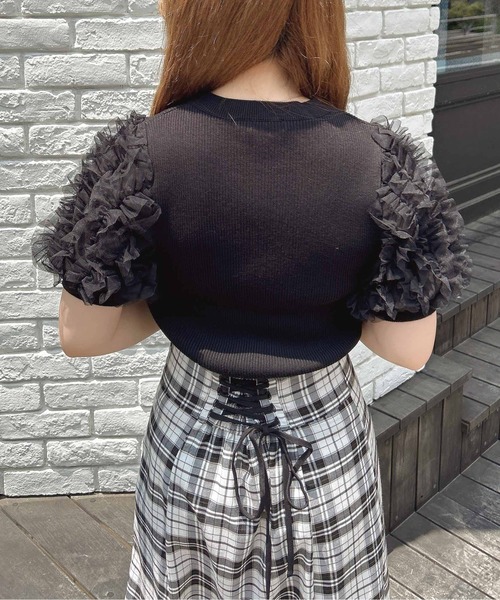 INGNI(イング)の「フリルスリーブニット(Tシャツ/カットソー・レディース・ボルドー/ブラック/オフホワイト・M)」の8枚目の写真