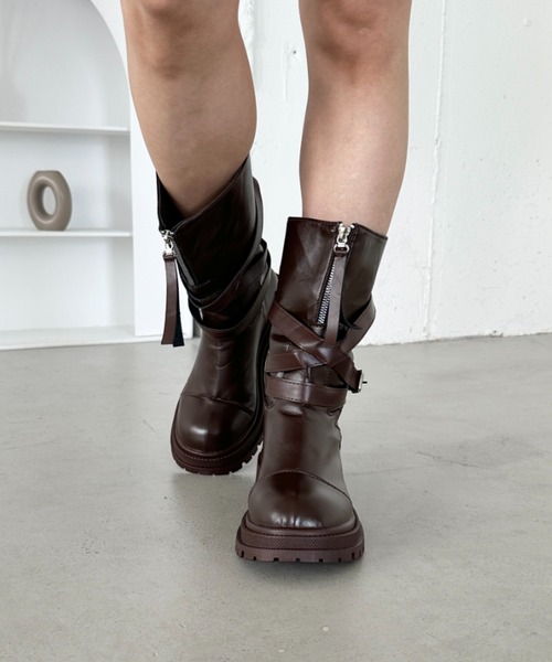 CLEA（クレア）の「ベルト付き2wayエンジニアブーツ（ブーツ・レディース・ブラウン/ブラック・23.5cm/24.5cm）」の6枚目の写真