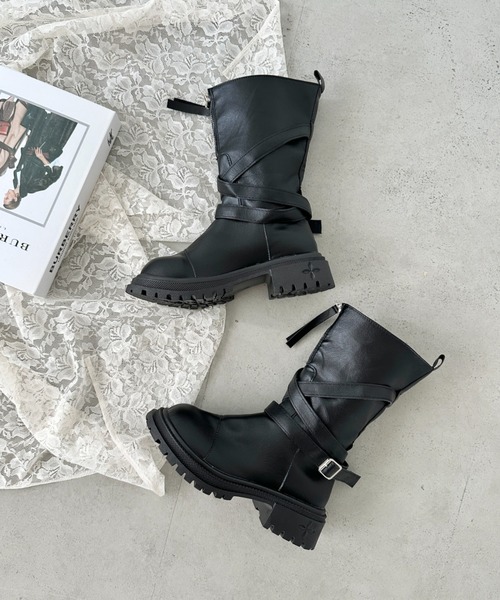 CLEA（クレア）の「ベルト付き2wayエンジニアブーツ（ブーツ・レディース・ブラウン/ブラック・23.5cm/24.5cm）」の16枚目の写真