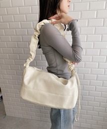 ビッグシャーリングショルダーバッグ