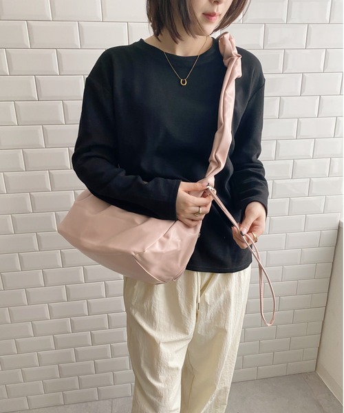 LOVALOT(ラバロット)の「ビッグシャーリングショルダーバッグ(ショルダーバッグ・レディース・ブラック/シルバー/ピンク/ホワイト/ブルー・FREE)」の17枚目の写真
