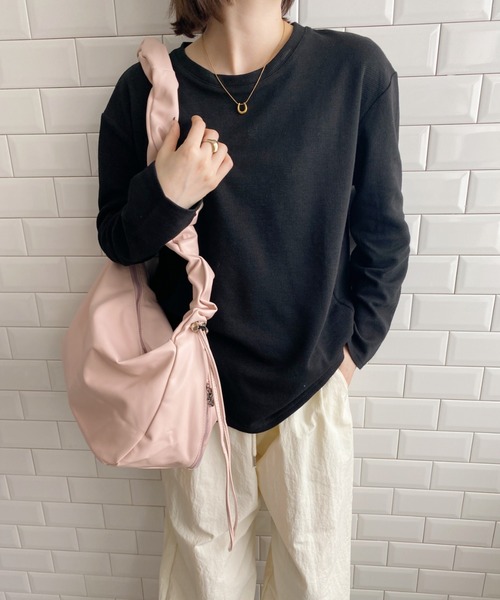 LOVALOT(ラバロット)の「ビッグシャーリングショルダーバッグ(ショルダーバッグ・レディース・ブラック/シルバー/ピンク/ホワイト/ブルー・FREE)」の18枚目の写真