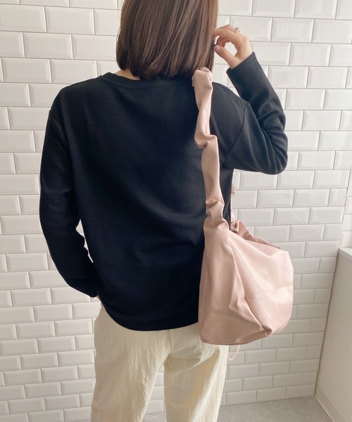 LOVALOT(ラバロット)の「ビッグシャーリングショルダーバッグ(ショルダーバッグ・レディース・ブラック/シルバー/ピンク/ホワイト/ブルー・FREE)」の19枚目の写真
