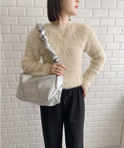 LOVALOT(ラバロット)の「ビッグシャーリングショルダーバッグ(ショルダーバッグ・レディース・ブラック/シルバー/ピンク/ホワイト/ブルー・FREE)」の20枚目の写真