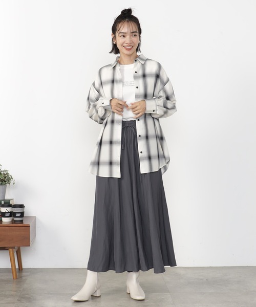 FOUND GOOD（ファウンドグッド）の「サラツヤフレアワイドP3（その他パンツ・レディース・グレー系1/グレー系8/アイボリー/ブラウン系3/グレー系・M/L/S）」の14枚目の写真