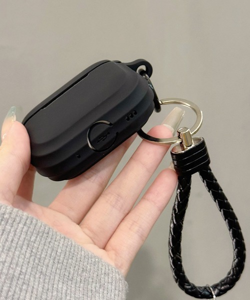 Fun & Daily（ファンアンドデイリー）の「レザーストラップ＆シリコンケース AirPods Pro 2（ヘッドフォン/イヤホン・レディース・グレー/ブラック・FREE）」の2枚目の写真