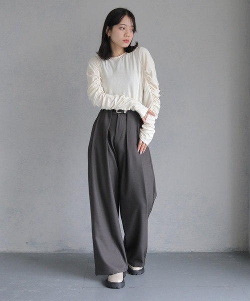 cheriella(シェリエラ)の「【cheriella】リップルパフショルダートップス RIPPLE PUFF SHOULDER TOPS(Tシャツ/カットソー・レディース・アイボリー/ブラック・M)」の15枚目の写真