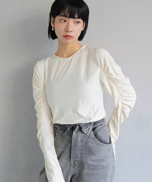 cheriella(シェリエラ)の「【cheriella】リップルパフショルダートップス RIPPLE PUFF SHOULDER TOPS(Tシャツ/カットソー・レディース・アイボリー/ブラック・M)」の22枚目の写真
