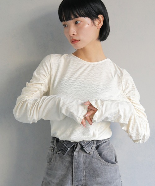 cheriella(シェリエラ)の「【cheriella】リップルパフショルダートップス RIPPLE PUFF SHOULDER TOPS(Tシャツ/カットソー・レディース・アイボリー/ブラック・M)」の21枚目の写真