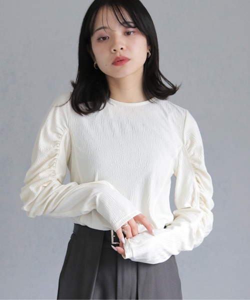 cheriella(シェリエラ)の「【cheriella】リップルパフショルダートップス RIPPLE PUFF SHOULDER TOPS(Tシャツ/カットソー・レディース・アイボリー/ブラック・M)」の8枚目の写真
