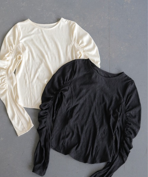 cheriella(シェリエラ)の「【cheriella】リップルパフショルダートップス RIPPLE PUFF SHOULDER TOPS(Tシャツ/カットソー・レディース・アイボリー/ブラック・M)」の7枚目の写真